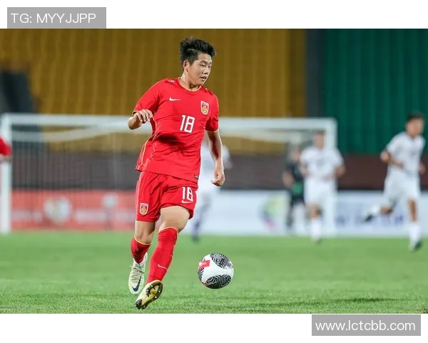 新时代足球星崛起:他们如何引领全球足球新风潮与未来发展 新时代足球星崛起:他们如何引领全球足球新风潮与未来发展